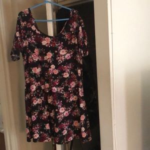 Size 2x floral dress. Great stretch